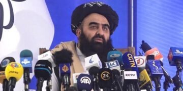 أمير خان متقي: إحدى الدول المجاورة لأفغانستان توفر لتنظيم داعش قوة بشرية وعناصر مقاتلة فيما تمول وتسلح الثانية عناصره، والثالثة تقوم بتعبئته وتوجيه عناصره للهجوم على الآخرين.